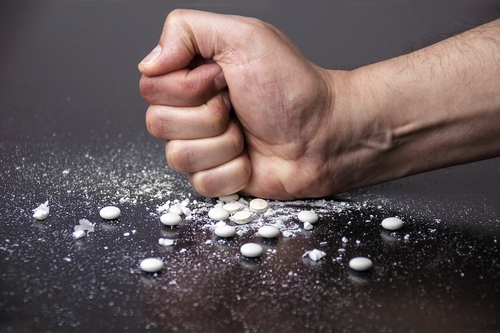 hand crushing pills